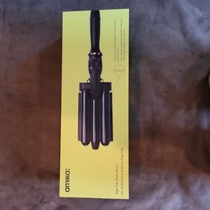 NWT Amika High Tide Deep Waver